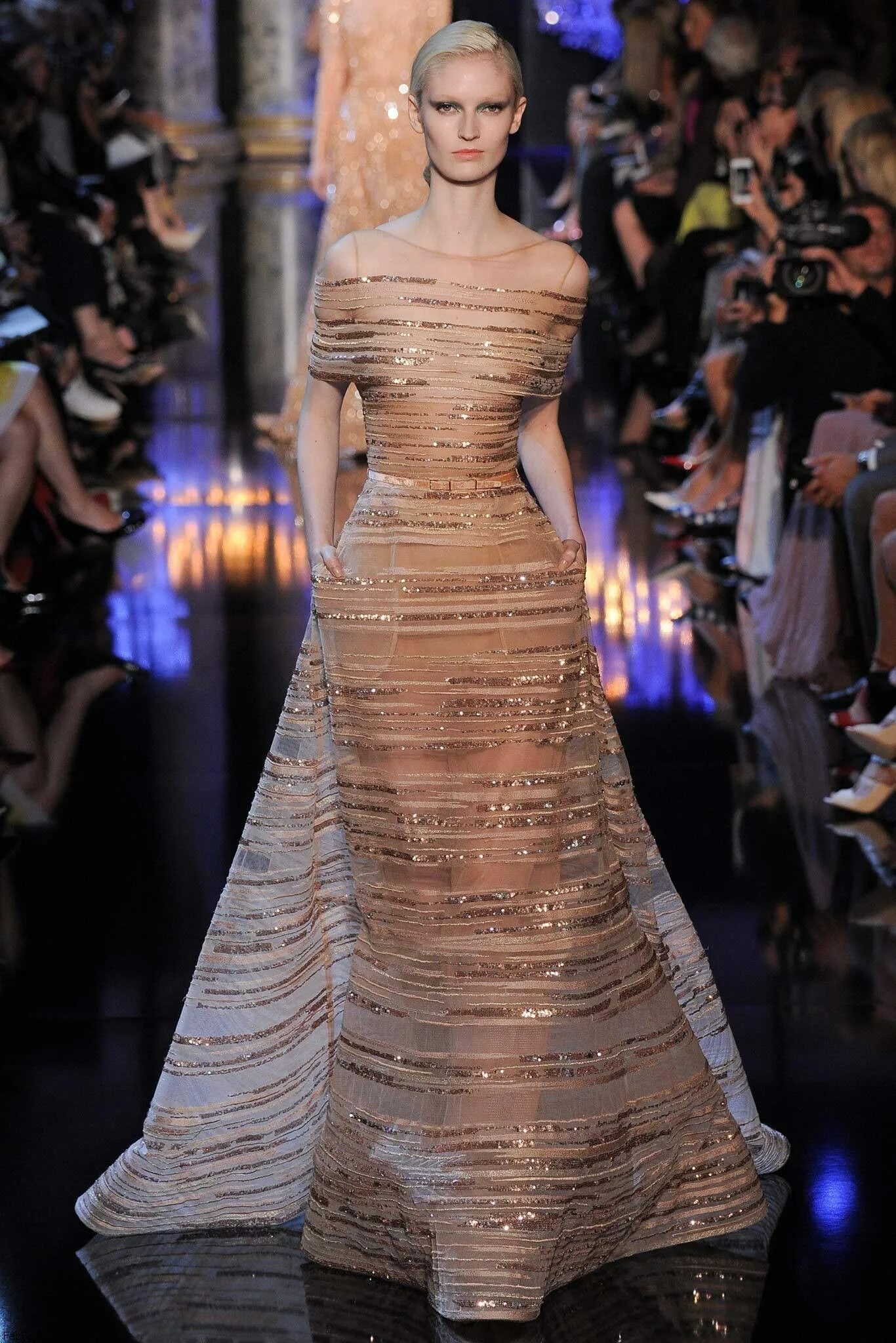 Легендарное платье. Elie Saab 2022 Couture. Elie Saab Haute Couture. Elie Saab платья 2022. Elie Saab Haute Couture 2023.