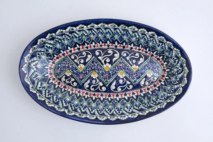 Узбекские блюда посуда. Тарелка узбекская овальная. Посуда для узбекской кухни. Узбекский поднос.