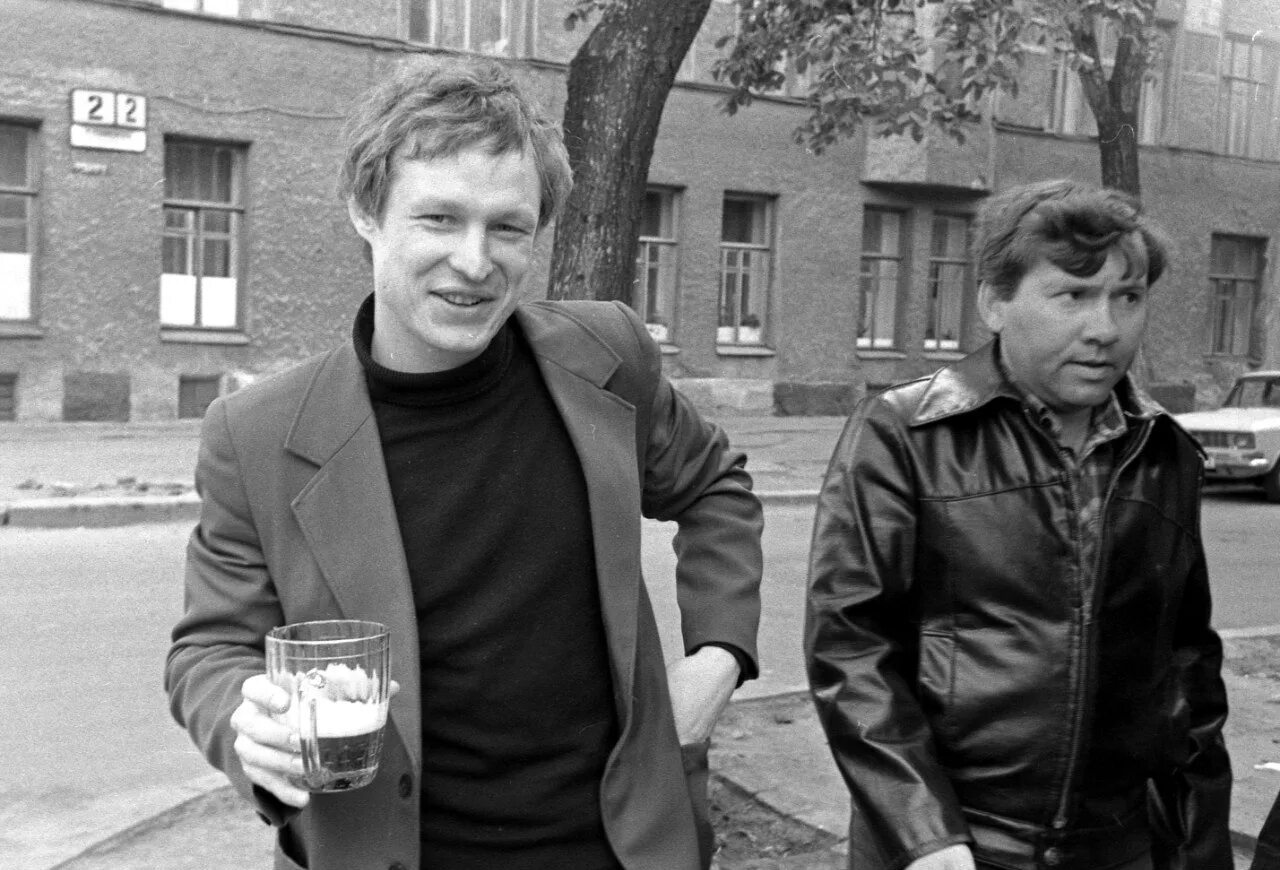 Ленинград 80-е набережная. Ленинград 80 е годы. Ссср 1980 невский проспект. Невский проспект ленинград 70-е. Ул чапаева ленинград.