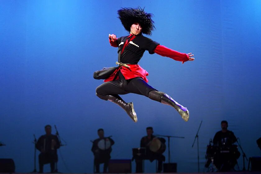 Грузинский ансамбль Сухишвили. Грузинские танцы Сухишвили. Сухишвили грузинский балет солистки.