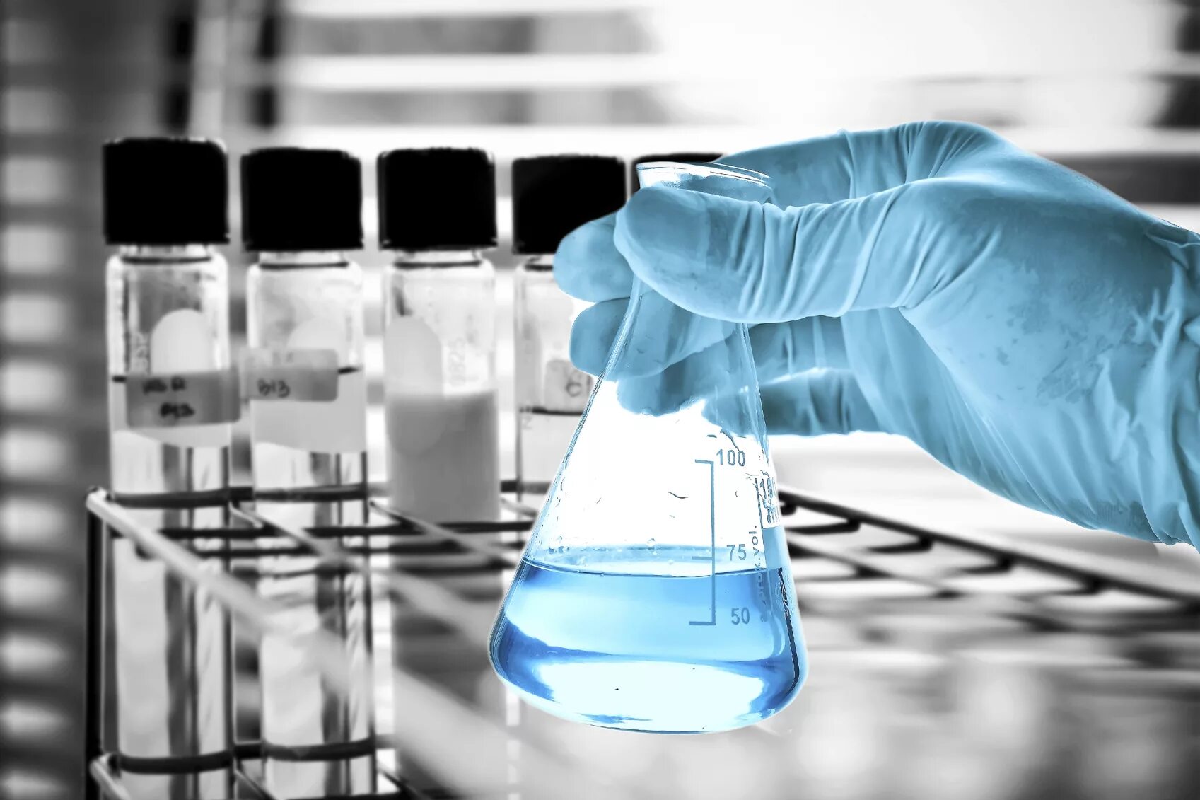Химия и биология. Исследование воды в лаборатории. Лаборатория вода и воздух. Химическое исследование воды. Микробиологический контроль воды.