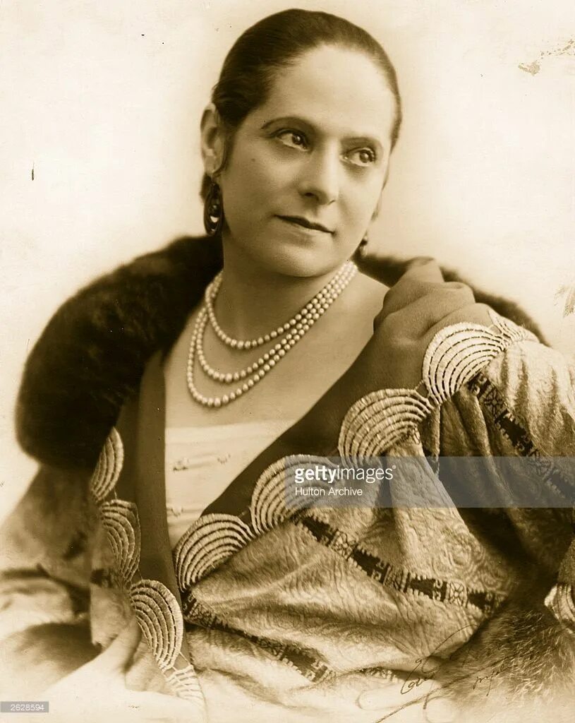 Helena de. Бижутерия хелена рубинштейн. Helena de. Helena flores. Helena de.
