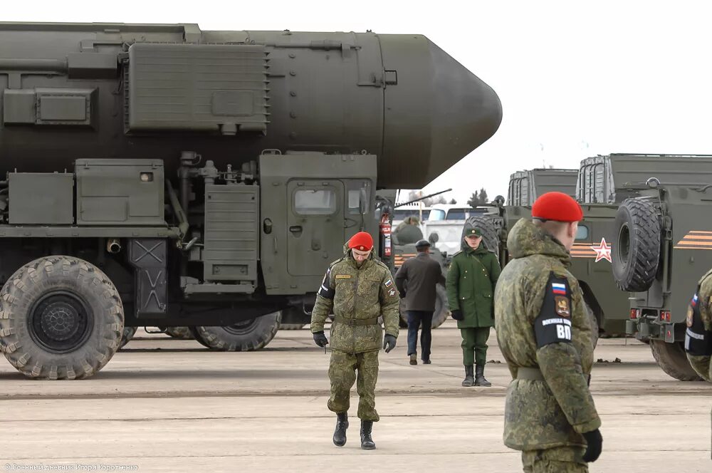 Стратегическое оружие россии. Ярс 24. Ярс оружие. РС-24 Ярс. Ярс ракетный комплекс.