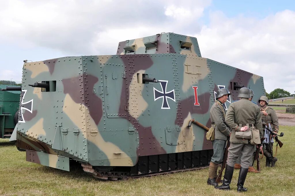 Немецкий танк 7. Sturmpanzerwagen a7v. A7v против mark5. Немецкий танк первой мировой а7v. A7v Sturmpanzerwagen a7v.
