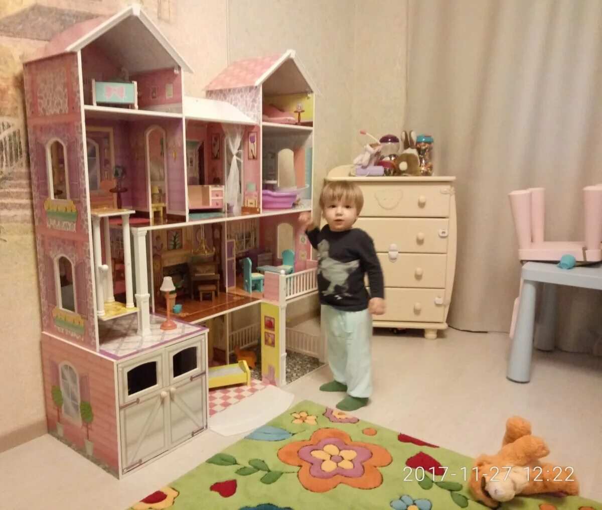 Dollhouse kidkraft. кукольный домик. домик для детей. кукольный домик из картона. домик smoby садовода 2015 310300.