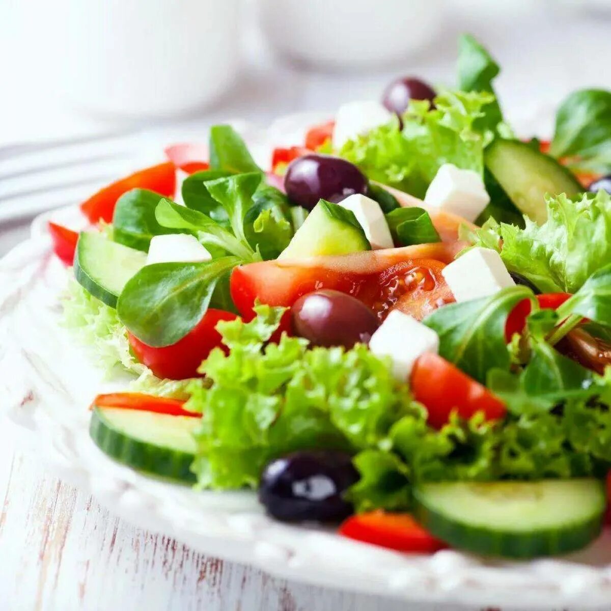 Салат. Овощной салат. Греческий салат. Салат из овощей греческий. Блюдо из овощей салаты