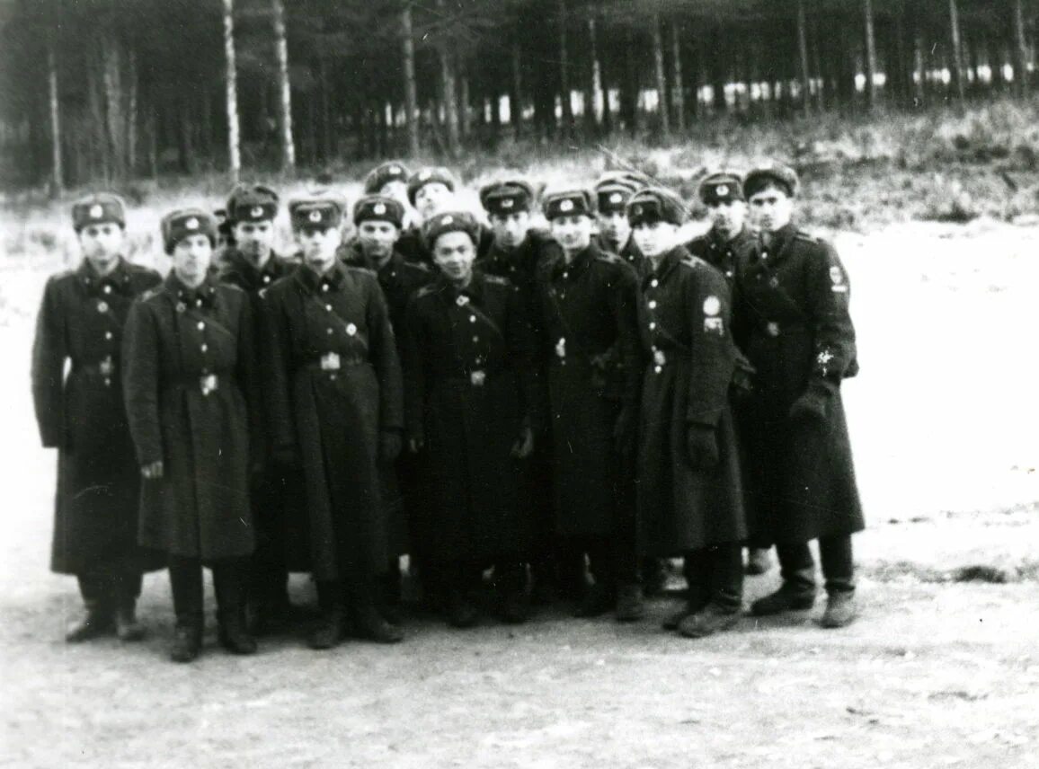 Ленинградское училище связи. Лввиус им ленсовета 1989 год выпуска. Ленинградское военное училище связи. Лввиус им ленсовета. Ленинградское высшее военное инженерное училище связи.