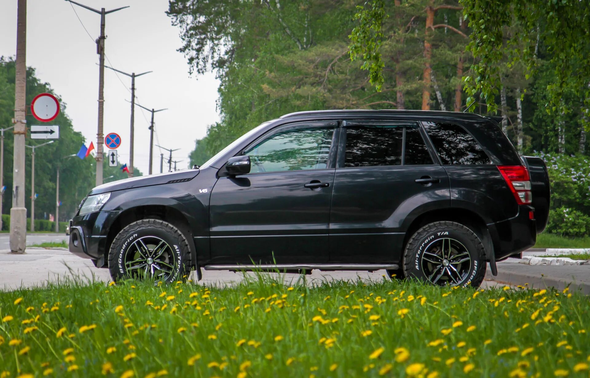 Suzuki vitara колеса. Диски Гранд Витара. Диски Гранд Витара 16. Диски на Сузуки Гранд Витара 2008. Сузуки Гранд Витара драйв2.