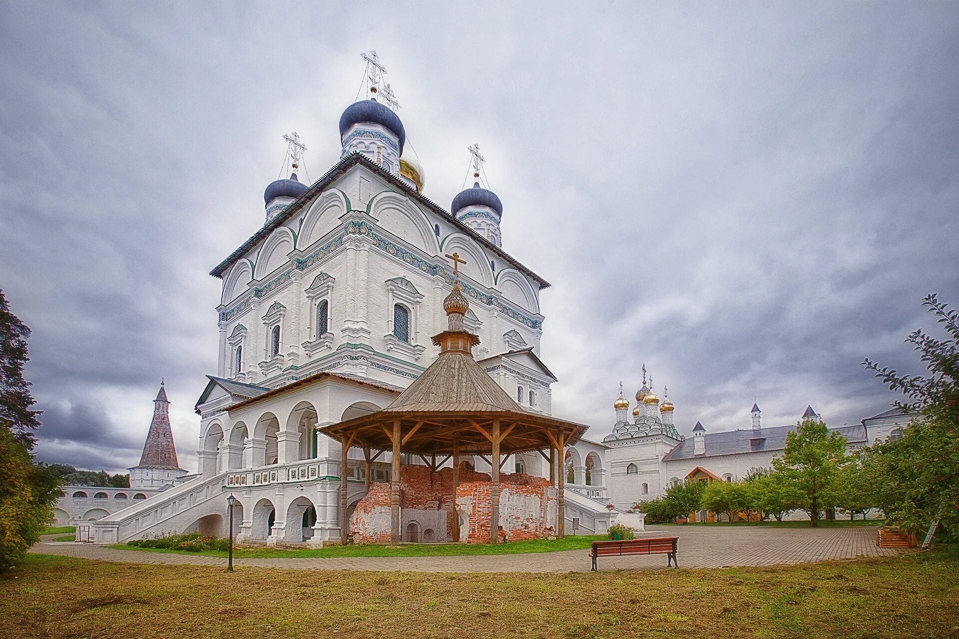 Иосифов Волоколамский монастырь в честь Успения Пресв. Богородицы. Церковь Успения Пресвятой Богородицы Макарьево. Храм Успения Пресвятой Богородицы в Старице. Монастырь успенской богородицы