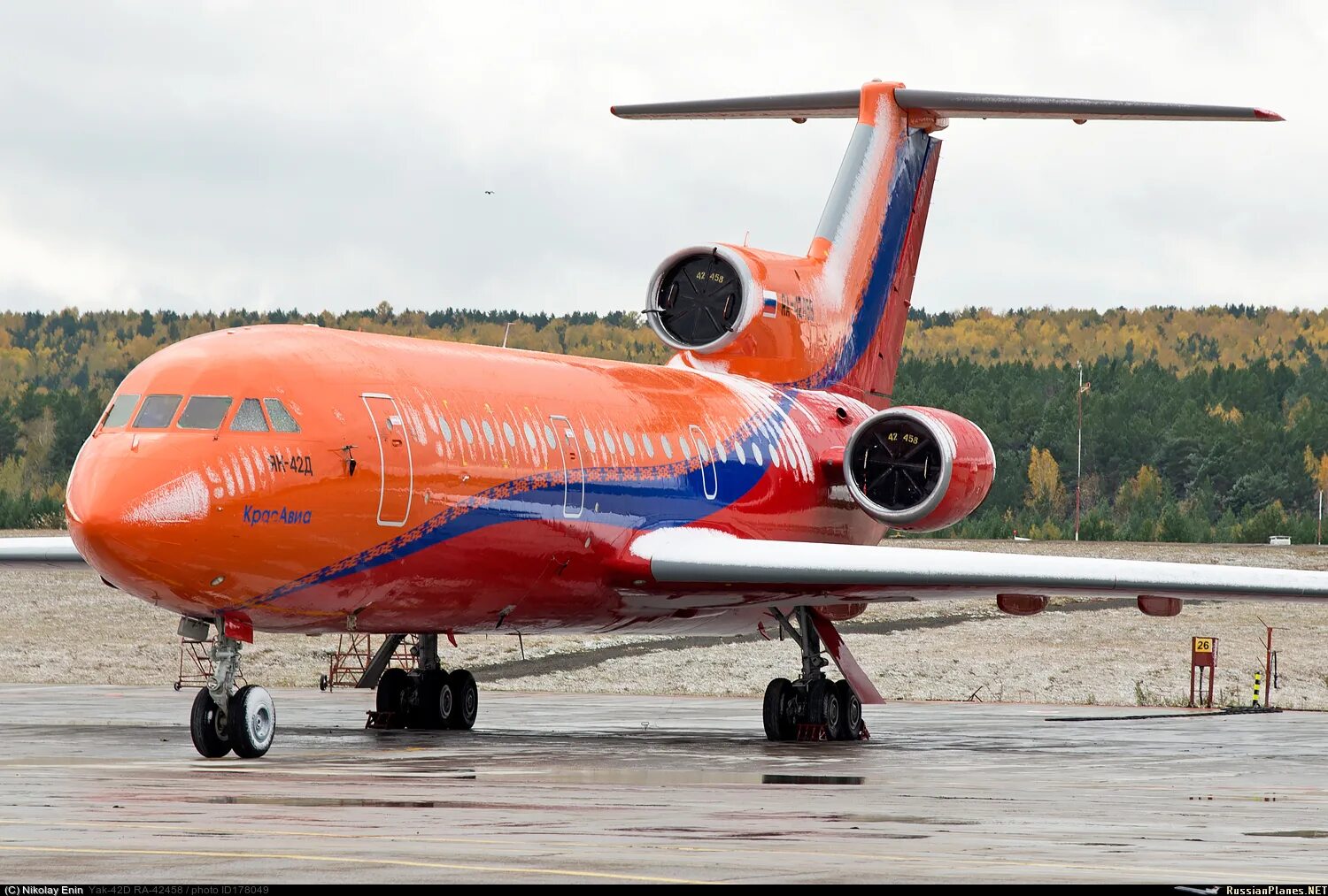 Красавиа. Як 42 красавиа самолет. Як 42д красавиа оранжевый. Як-42д красавиа ra-42458. Як 42 красавиа.