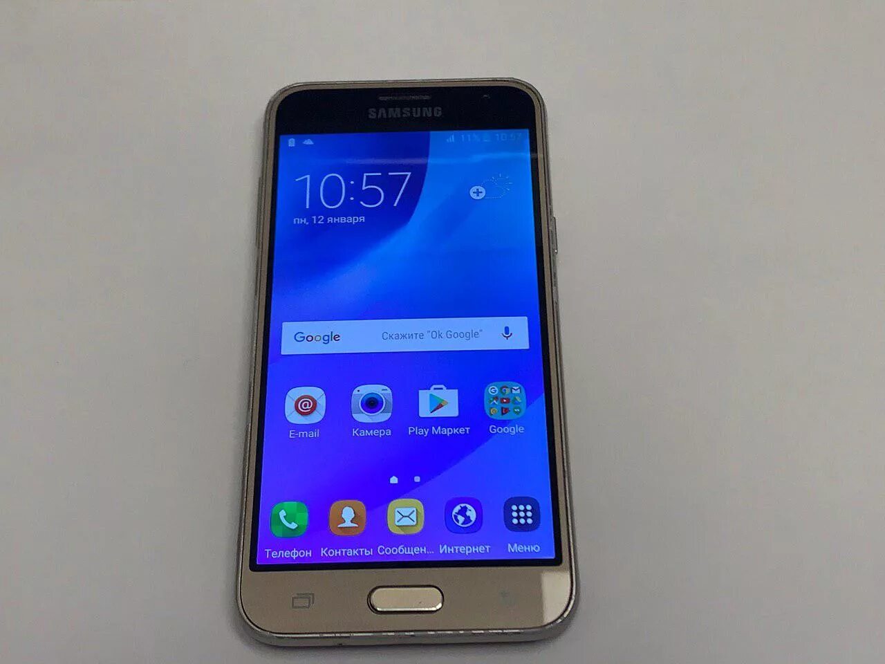 Samsung j3 купить. Samsung Galaxy j320f. Samsung j320 Galaxy j3. Samsung SM-j320f. Смартфон Samsung Galaxy j3 (2016).