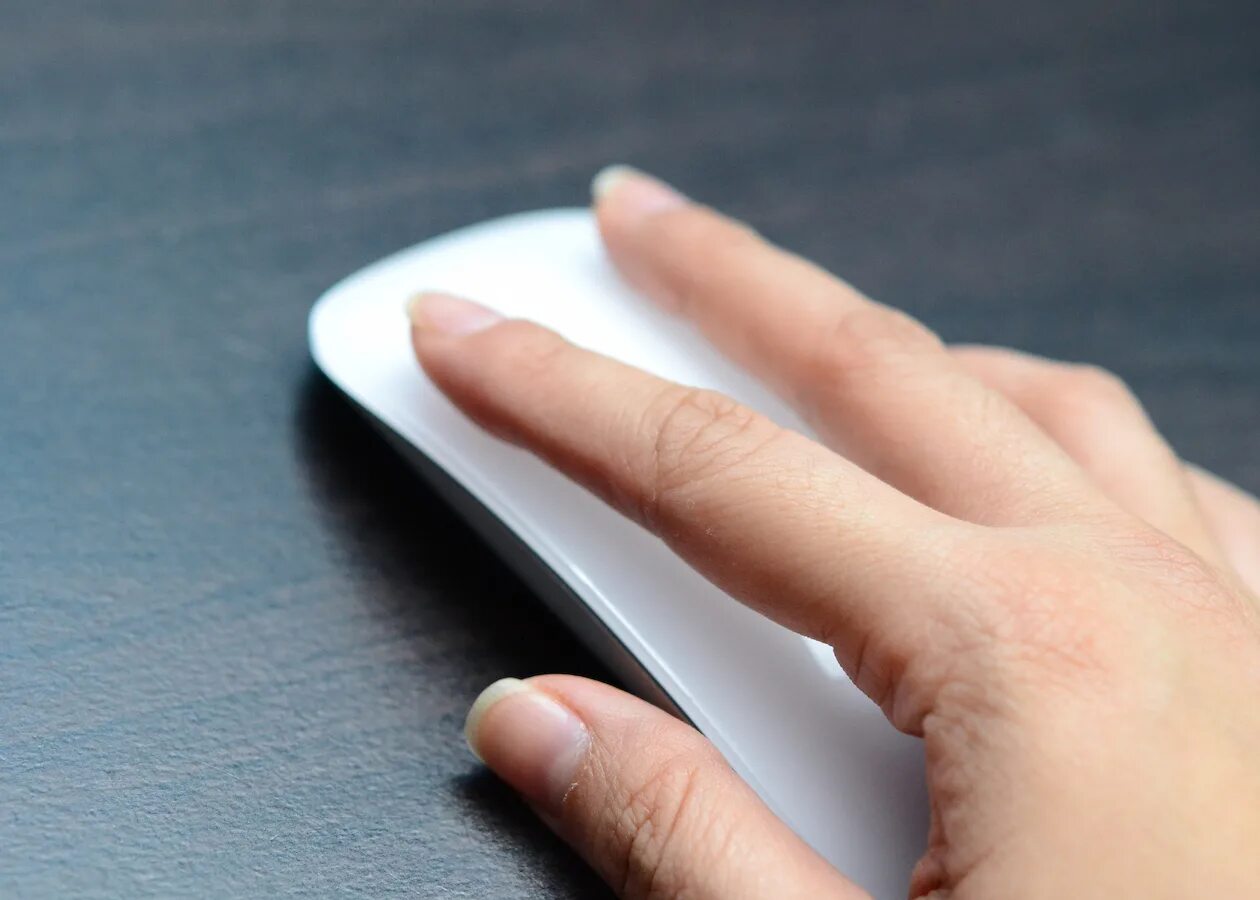 Magic mouse windows 10 прокрутка. Эппл мэджик маус. мышь apple. прокрутка magic mouse. изогнутая мышь apple.