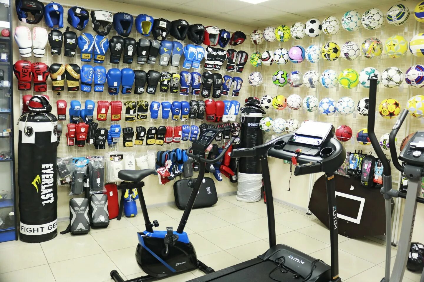 игры с фонариком спортивные. спортдепо хоккейный магазин москва. игра спортивный магазин. спортивный магазин. наша игра хоккейный магазин зеленоград.