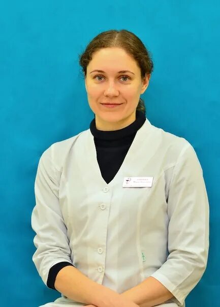 Халат медицинский боско. Drq125 220. Стильный доктор. Доктор 124. Магазин медицинской одежды.