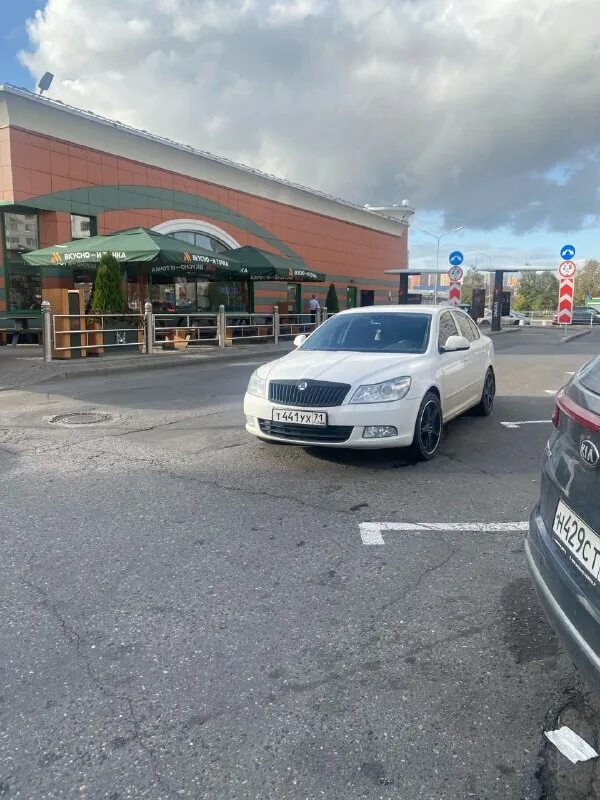 перехватывающая парковка купчино 2002. парковка в марьино.