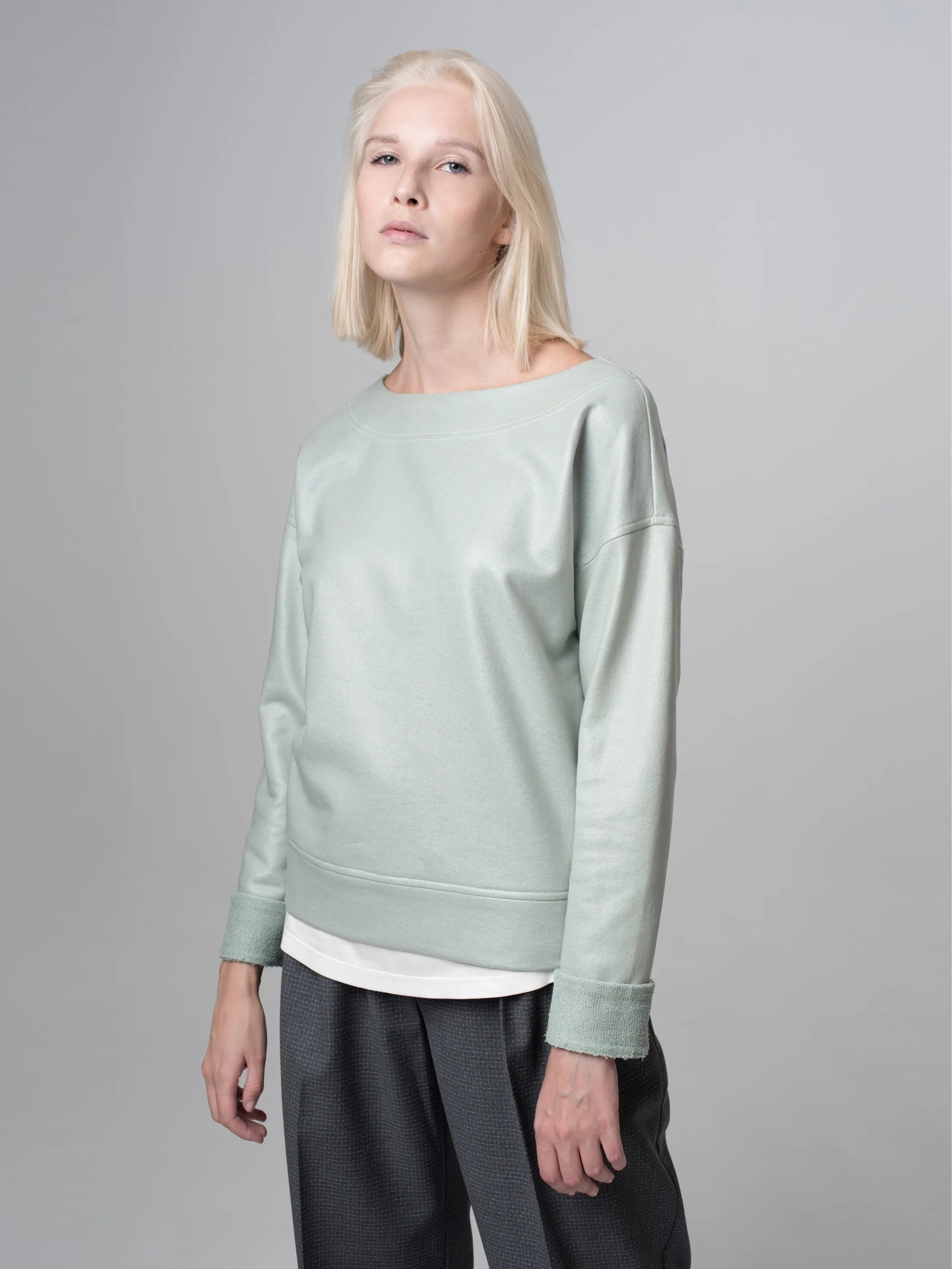 Базовый свитшот. Базовый свитшот. Свитшот базовый. Свитшот женские adicolor semi screaming green h09162. Базовый свитшот.