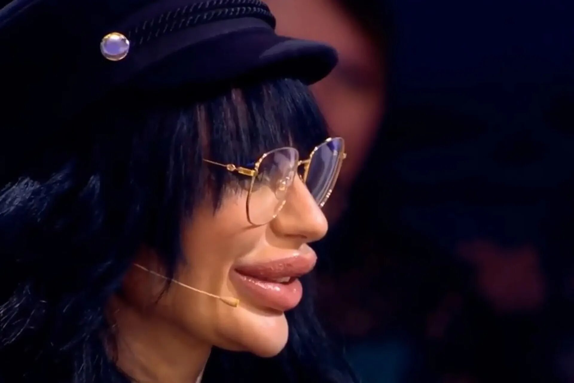 Огромные накрашенные губы. Андреа иванова. Песня большие губы. Песня большие губы. Песня большие губы.