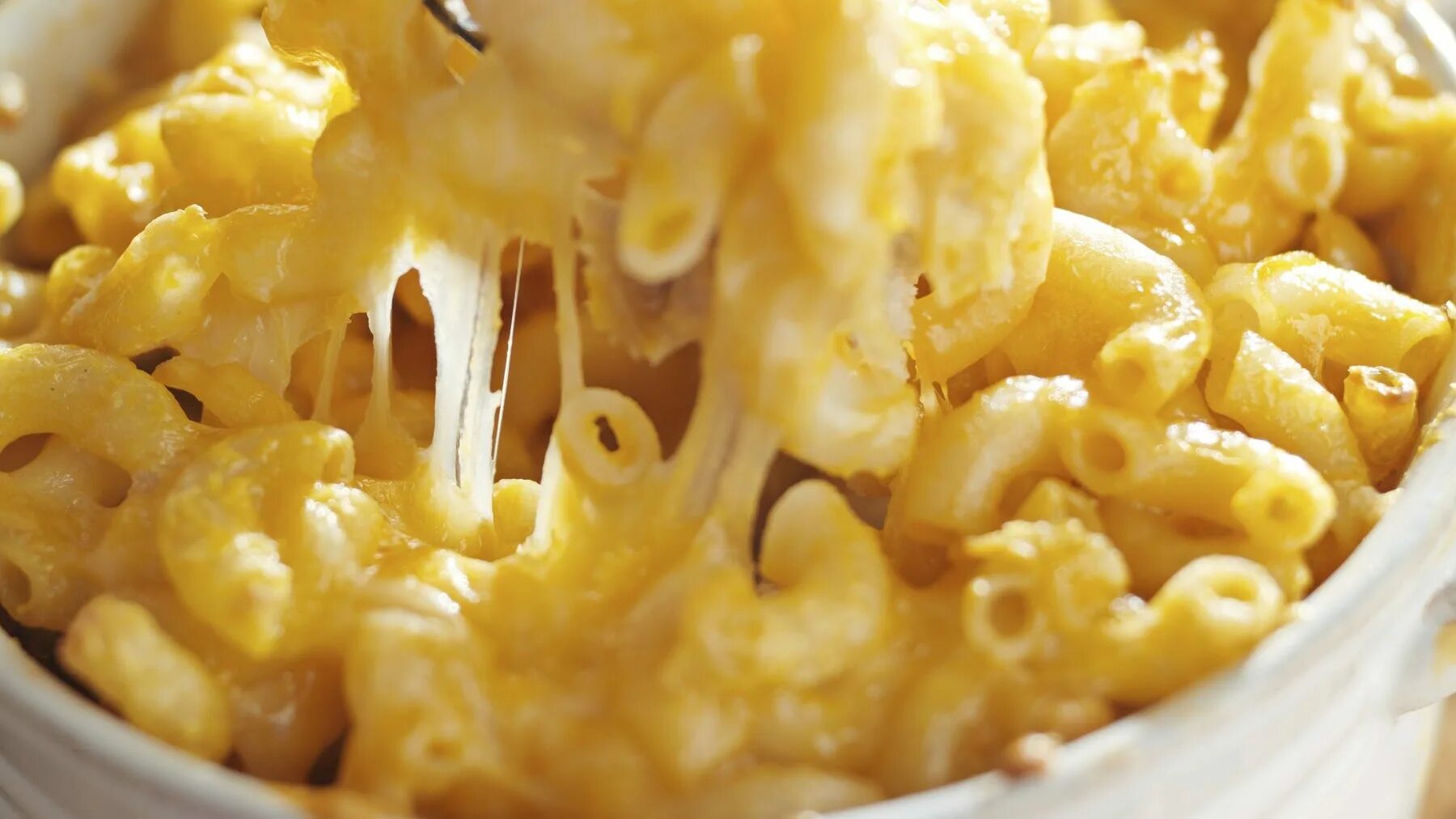 Макароны с сыром углеводы. Макароны макен чиз. макароны мак энд чиз. паста mac n cheese. макароны с сыром.