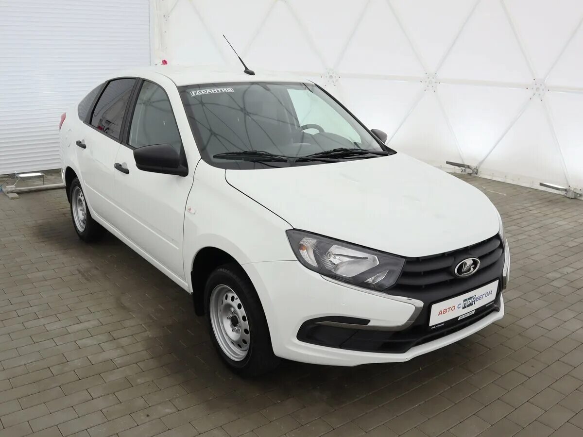 Купить б/у Lada (ВАЗ) Granta I Рестайлинг 1.6 MT (87 л.с.) бензин механика в Соч