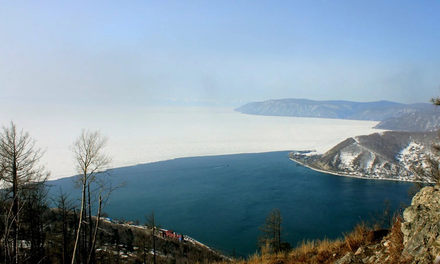 Река Ангара Байкал. Исток ангары озеро Байкал. Исток реки ангары из Байкала. Исток реки Ангара.