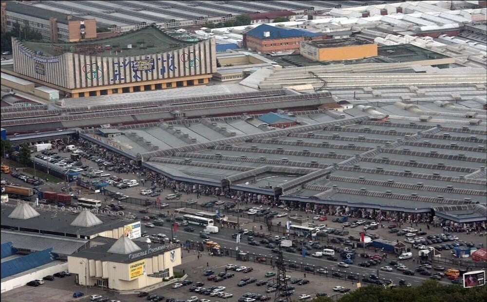 Черкизовский рынок в москве в 90. Межрегиональный рынок пример. Что будет с рынками в москве. Черкизовский рынок в москве. Рынки под открытым небом в москве.