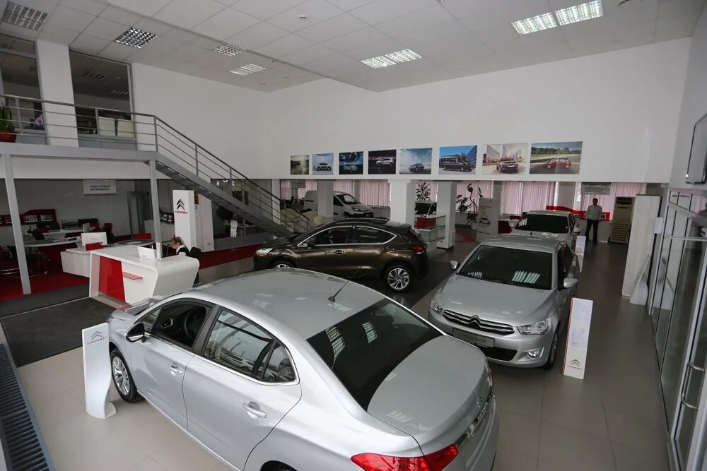 Машины в волгограде. Автосалон арконт форд волгоград. Автосалон бостон авто. Волгограда иномарки. Арконт машина.