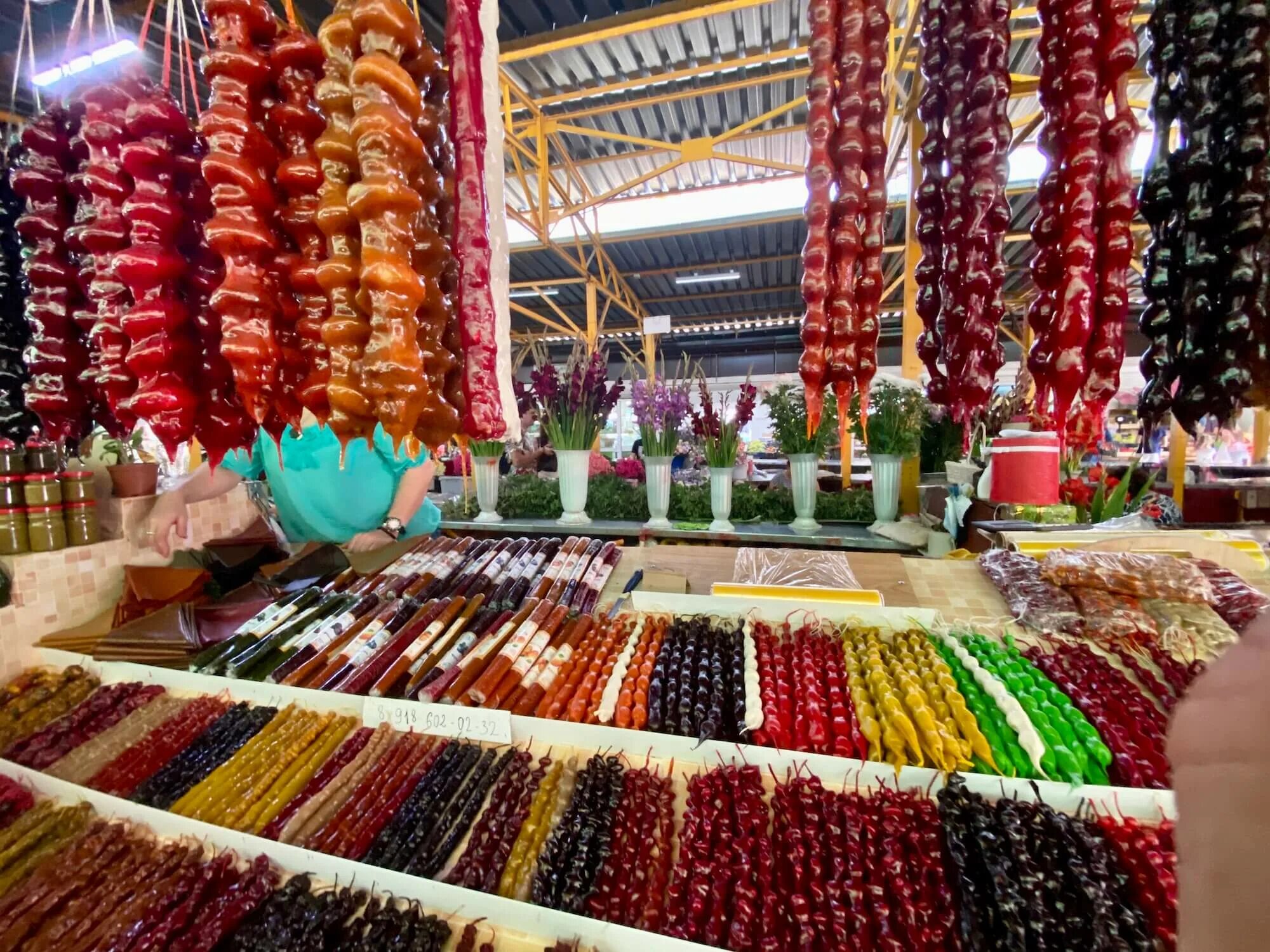 Рынок сочи центральный часы. Сочи рынок центральный продуктовый. Адлерский рынок адлер. Рынок адлер центральный. Адлер рынок вещевой.