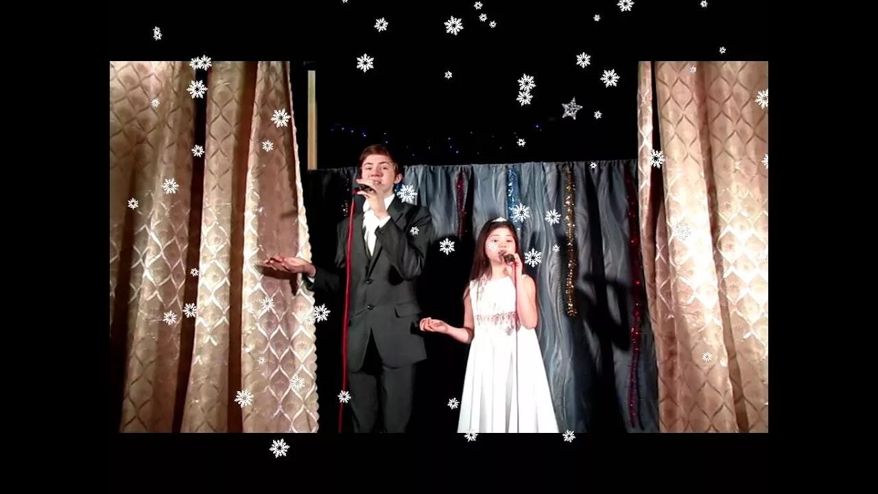 Песня тихо шепчут падая снежинки. Песня тихо шепчут падая снежинки. Танго снежинок текст. Песня тихо шепчут падая снежинки. Снежинки тихо падали на землю.