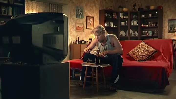 Наша раша говорит с телевизором. Светлаков перед телевизором наша раша. Наша раша говорит с телевизором. Светлаков перед телевизором наша раша. Наша раша говорит с телевизором.