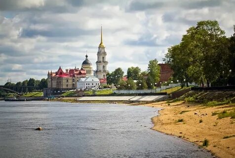 Какой город стоит на берегу волги