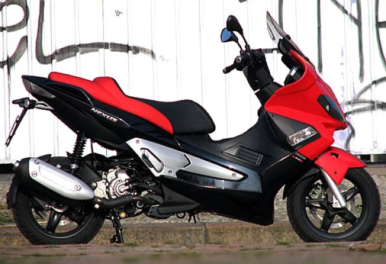 Nexus 250. Gilera nexus 250. gilera nexus 125. gilera nexus 500. скутер nexus 250 кубов.