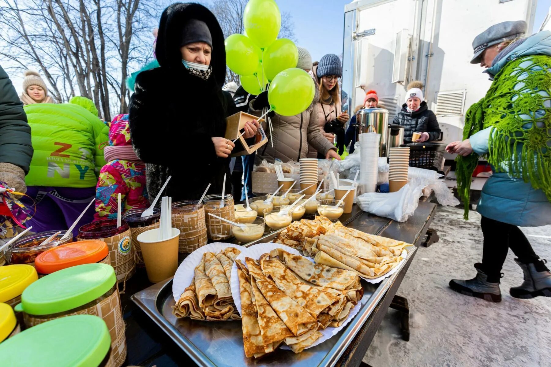 Масленица число 2025. Масленица в 2025. стол на масленицу. угощения на масленицу.