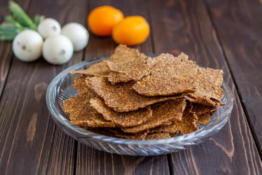 Хлебцы из льняной муки. Диетические хлебцы. Домашние ржаные хлебцы. Хлебцы из цельного зерна. Хлебцы для сыроедов.