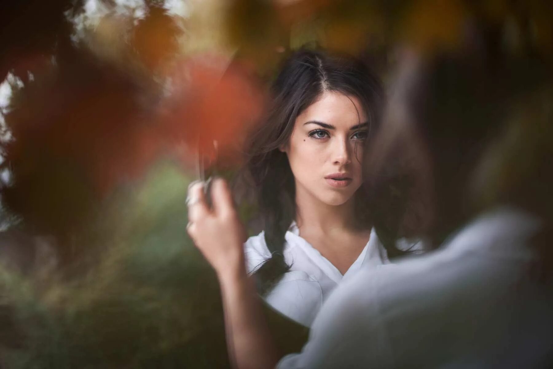 Фотосет с зеркалом. Магическая защита. Зеркальные практики. Отражение девушки в зеркале. Магическое зеркало.