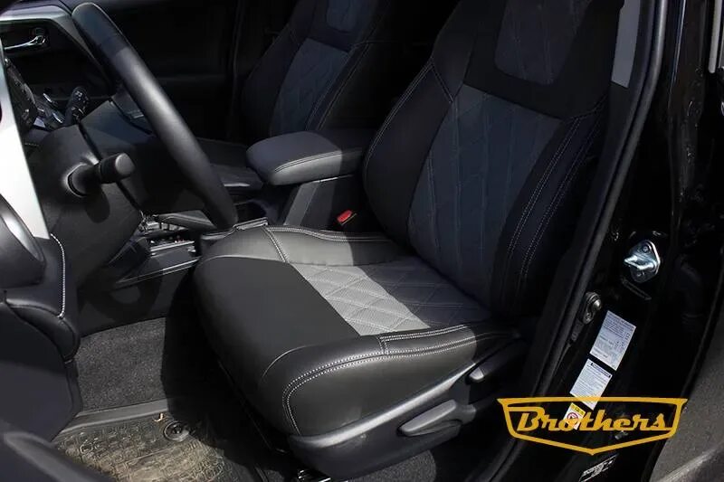 Чехлы рав 4 2017. Чехлы toyota rav4 2017. Тойота рав 4 сиденья. Чехлы на тойоту рав 4 2014 года. Чехлы автопилот рав 4 2020.