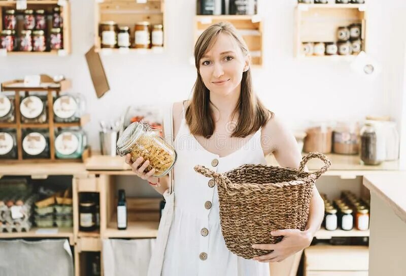 Shop once. Красивые волосы девушка и корзинка с продуктами. Woman buying products. Фото для ритейлера корзина товар выбросить. Делаем покупки осознанно.