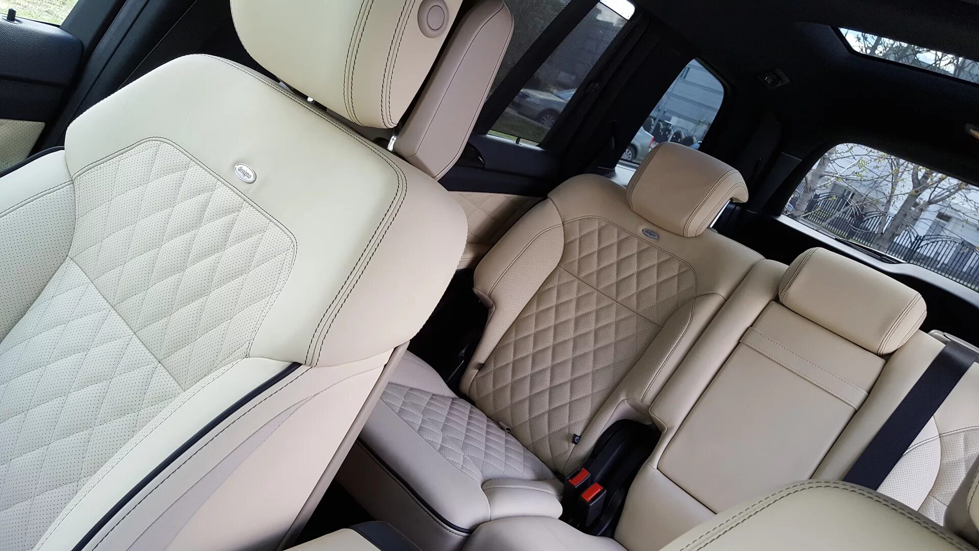Mersedes gl сидения. Mersedes gl сидения. Салон gl x164. W164 салон designo. Мультиконтурные сиденья мерседес.