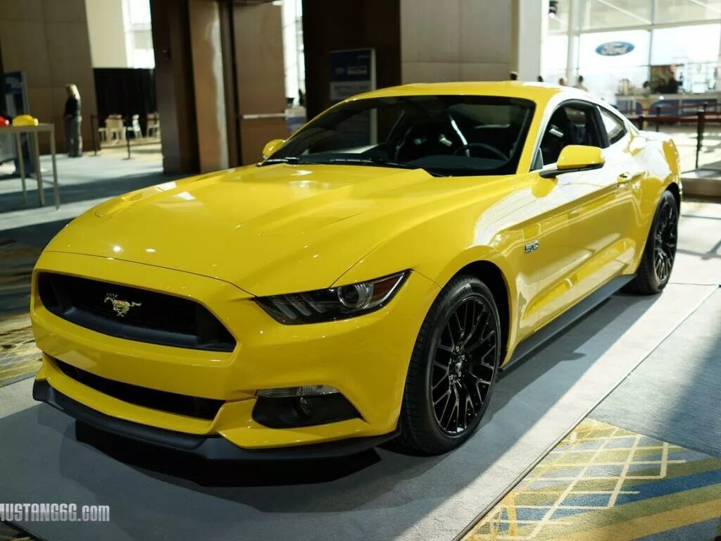 Мустанг сколько рублей. Форд Мустанг gt 2015 желтый. Жёлтый Ford Mustang 2016. Ford Mustang vi (s550). Ford Mustang s550 желтый.