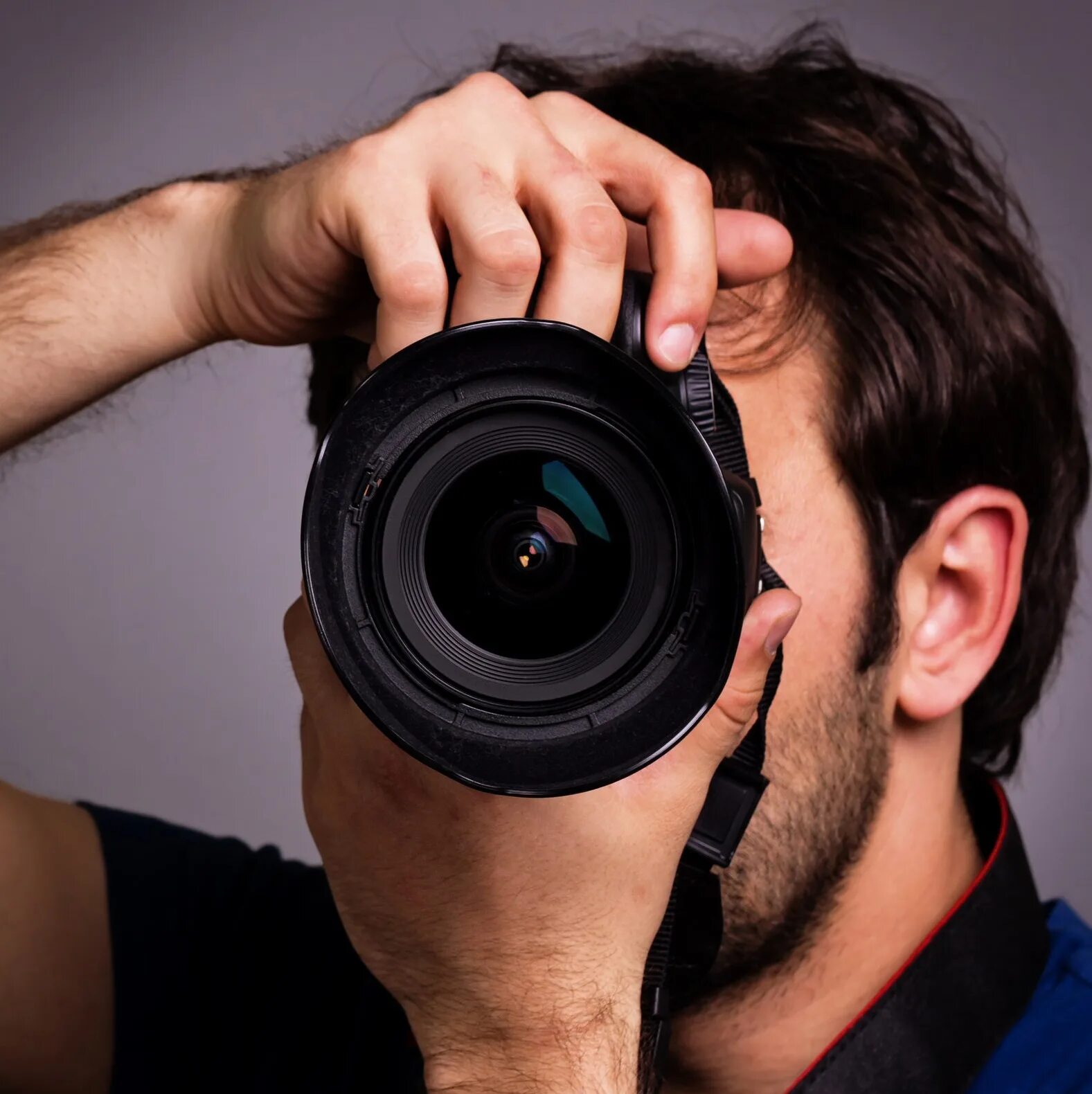 Мужчина фотограф. Мужчина фотограф