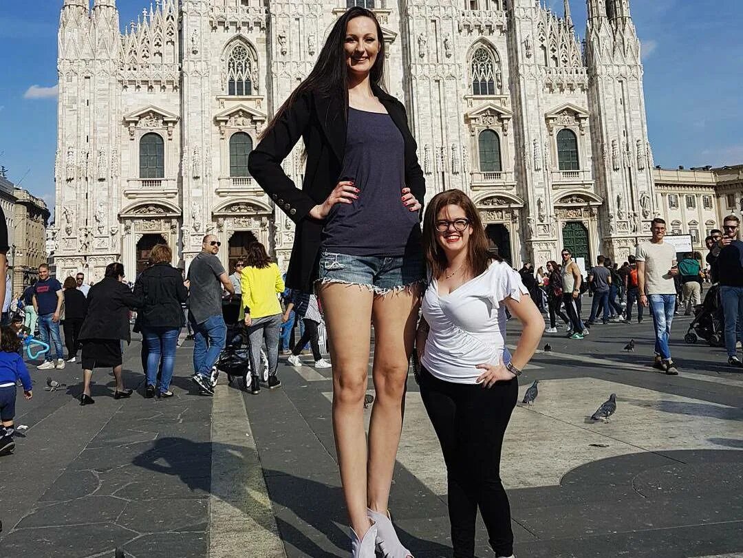 Высокие девушки видео. Екатерина Лисина рост 206 см. Высокая модель в России. Высокие девушки. Высокий рост у девушки.