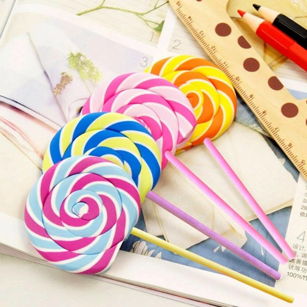 Разноцветные леденцы. Карамель на палочке. Леденец на палочке. Как сделать украшение леденец. Радужные леденцы.