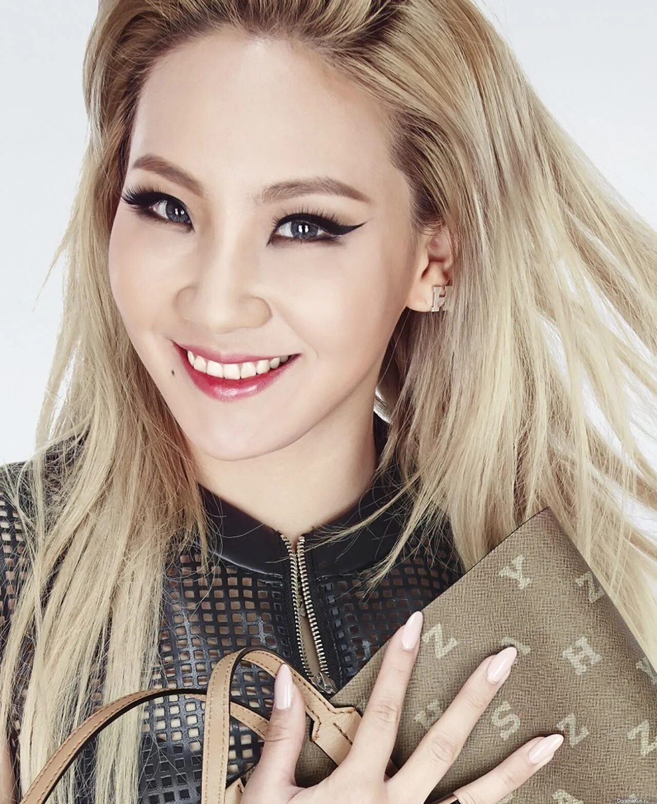 2ne1 CL 2019. Lee Chae Rin. CL из 2ne1. 2ne1 CL 2022 певица.