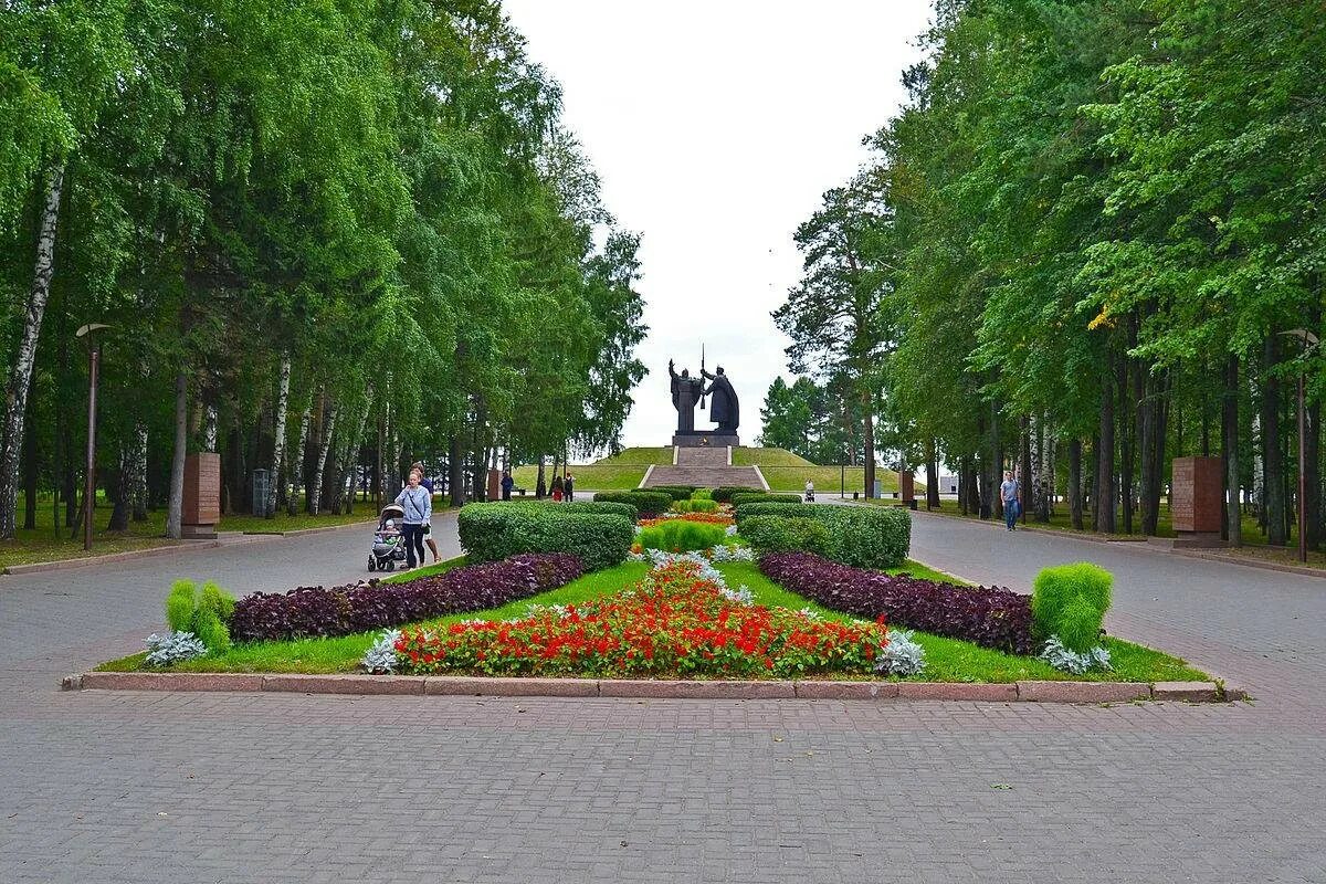 Улица лагерный сад томск. Лагерный сад парк в томске. Томск лагерный сад монумент. Лагерный парк томск. Лагерный сад томск.