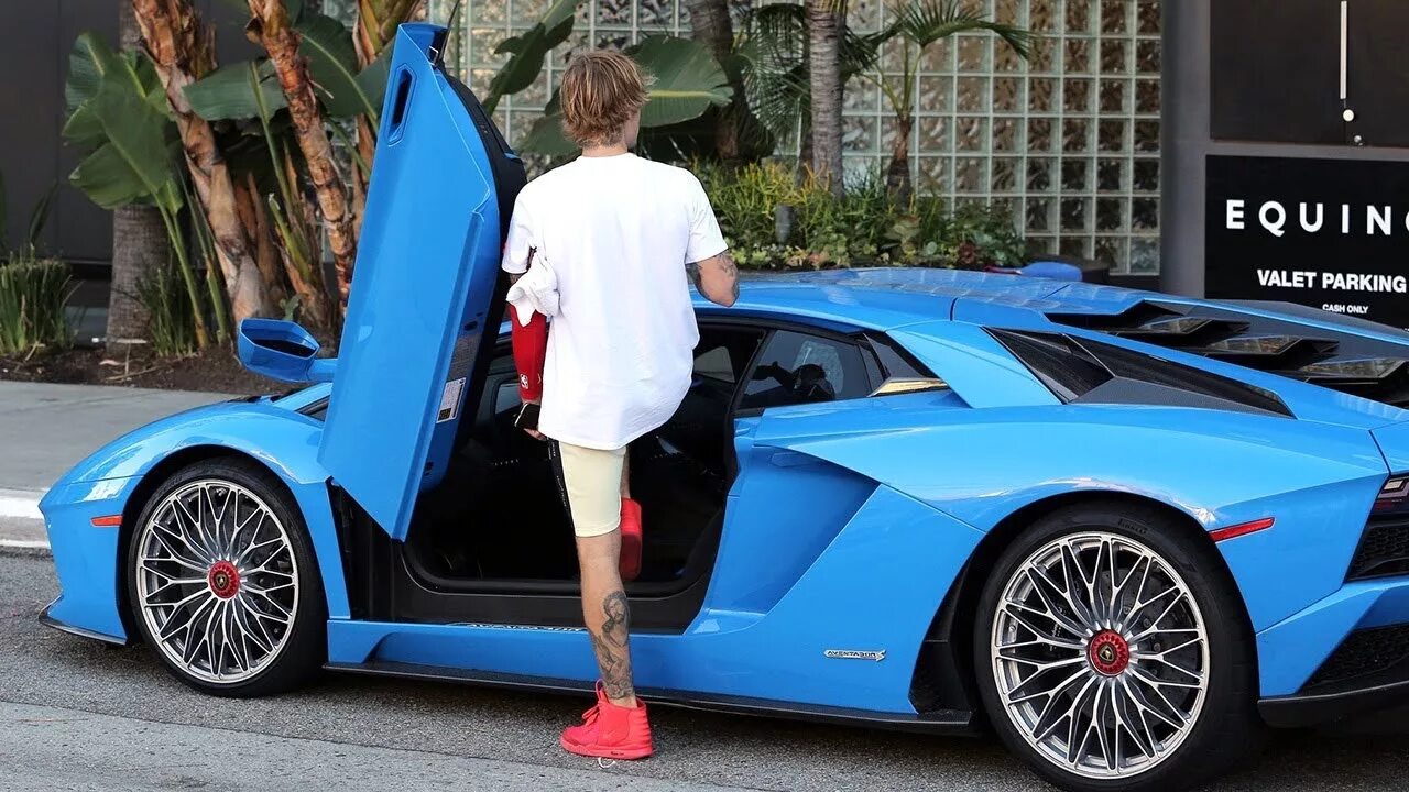 Джастин Бибер Ламборгини. Lamborghini Aventador Justin Bieber. Автопарк Джастина Бибера. Justin Bieber на машине. Хочу ламборгини хочу ламборгини песня