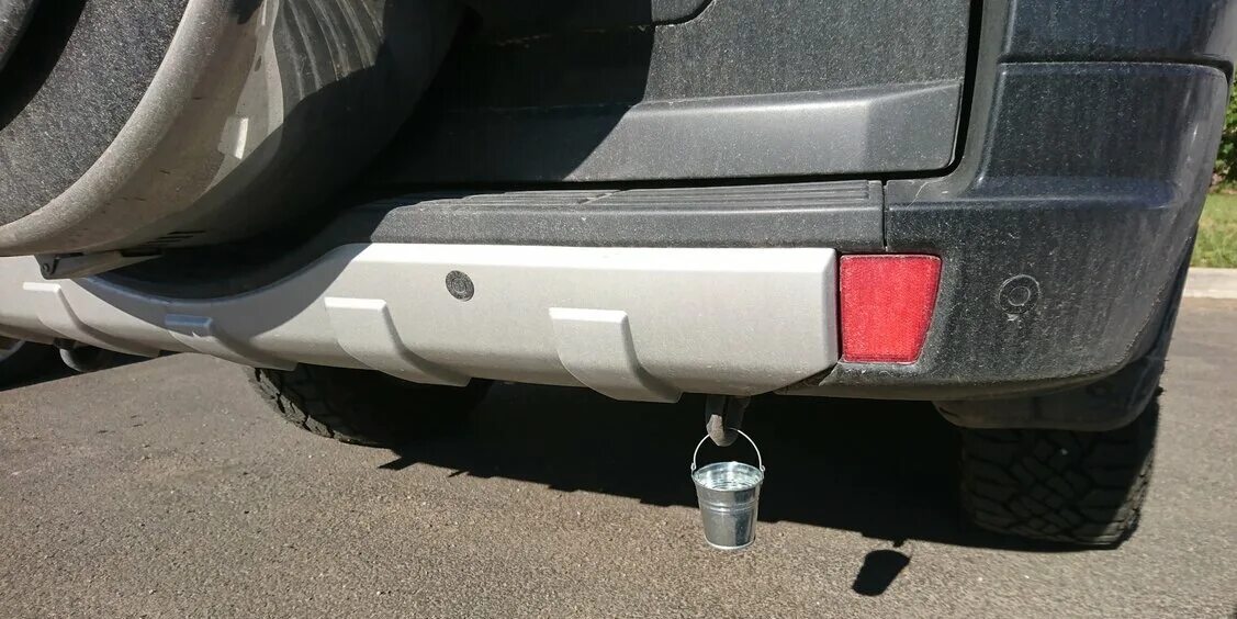 Машина на фаркопе ведро. Маленькое ведерко на машину. Машина с фаркопом. Фаркоп на hyundai ix35 hy22b. Фаркоп для audi a6 allroad 2021.