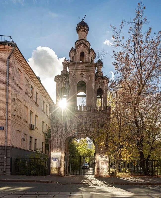 Наземный вестибюль станции метро красные ворота. Станция фрунзенская московского метрополитена. Вестибюль метро красные ворота. Ладовский, 1935. Метро красные ворота южный вестибюль до 1927.