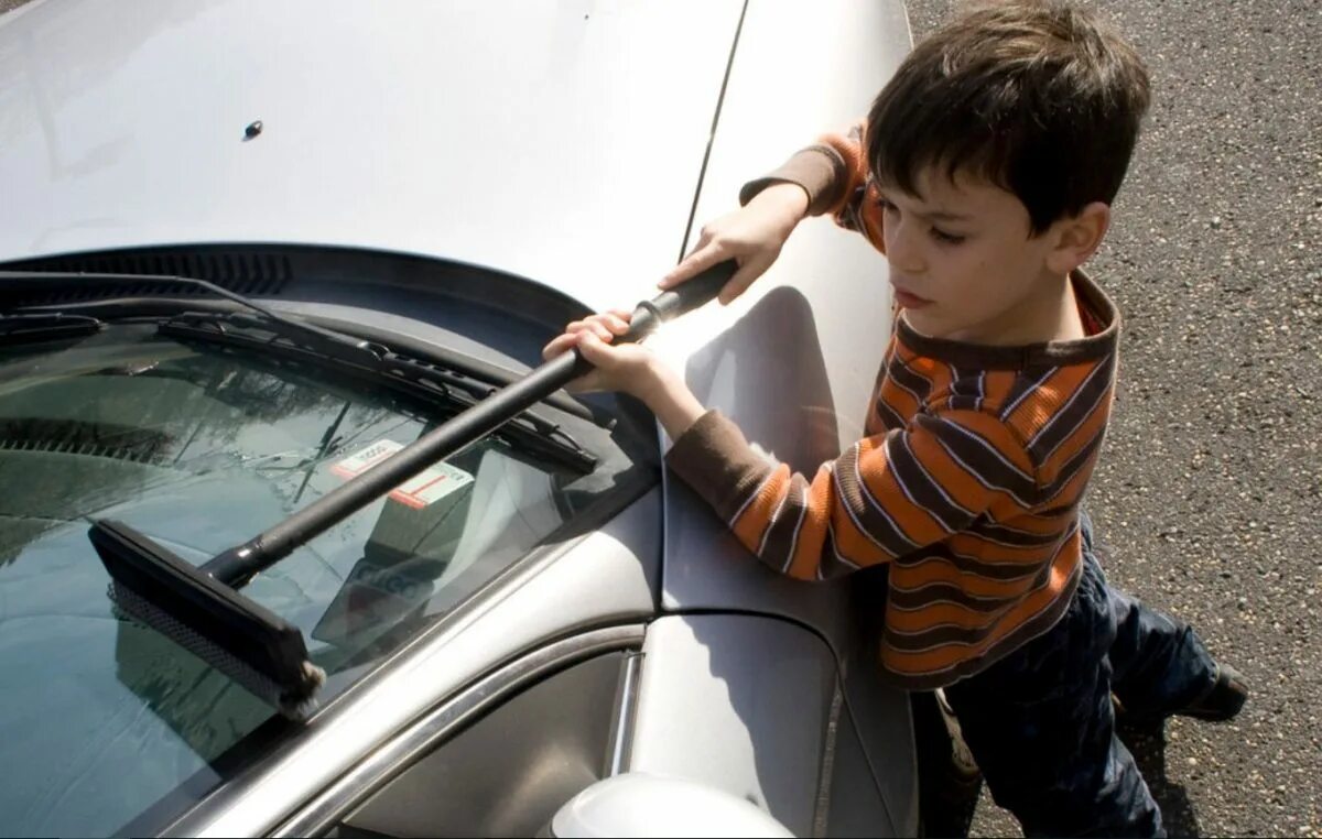 Мальчик 2 года плохо. Угнал машину. Дети угнали машину. Мальчик 7 лет угнал автомобиль. Дети угнали Subaru.