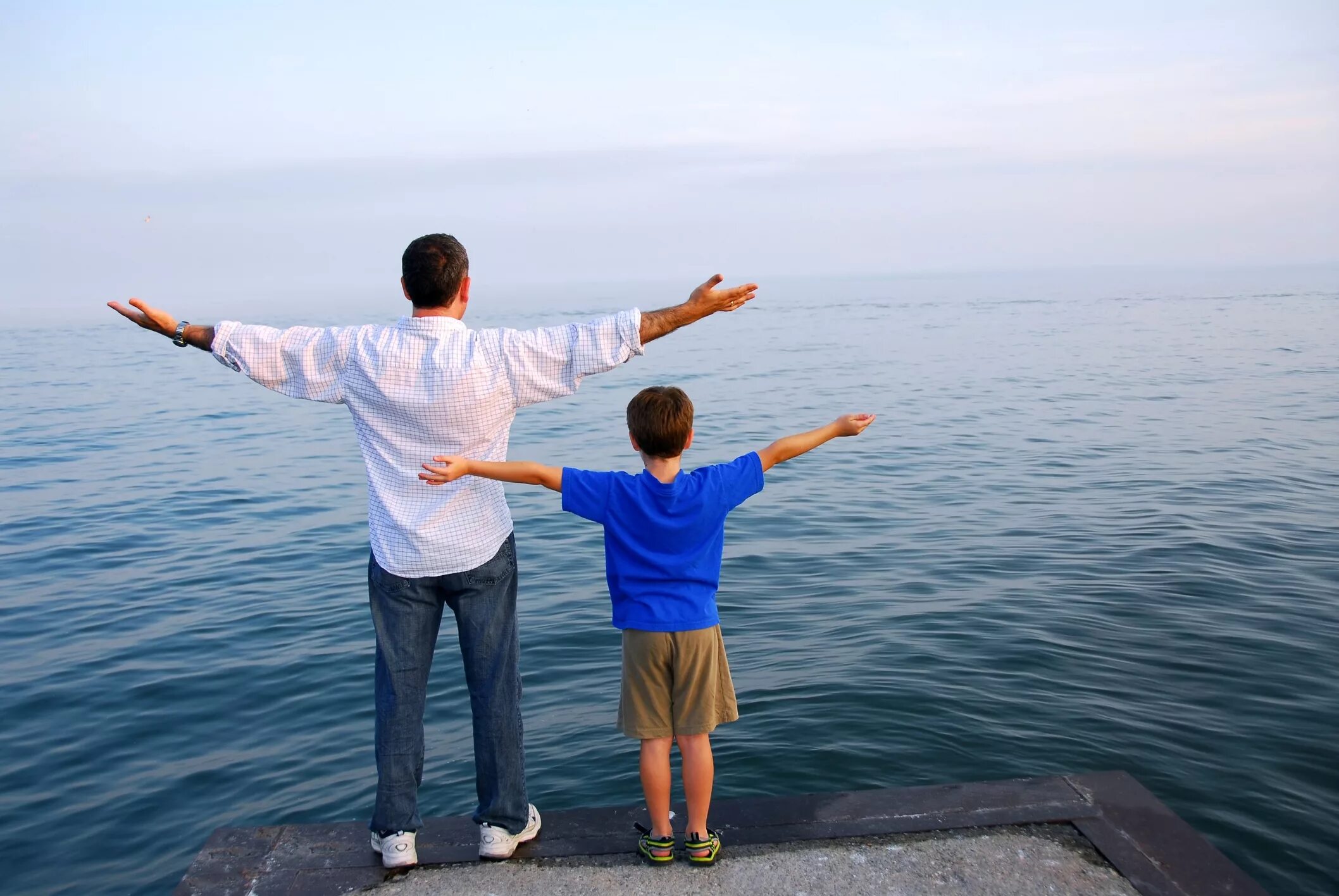 His father a teacher. Отец и сын. Фотосессия папа и сын. Мужчина с ребенком. Детям о папе.