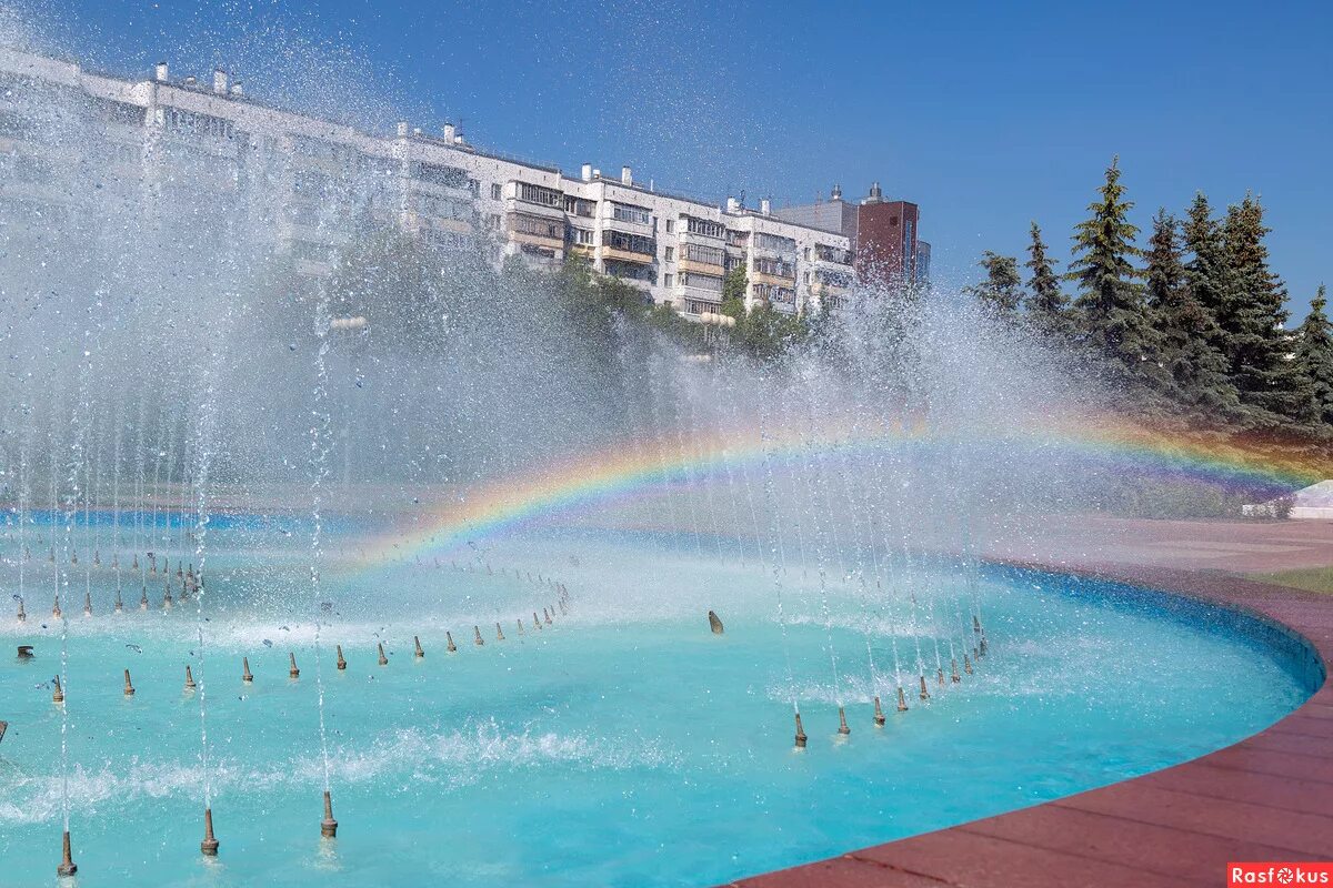 радуга от фонтана. самара фонтан радуга. фонтан каменный цветок на вднх. радужный дождь. фф фонтан радуги.