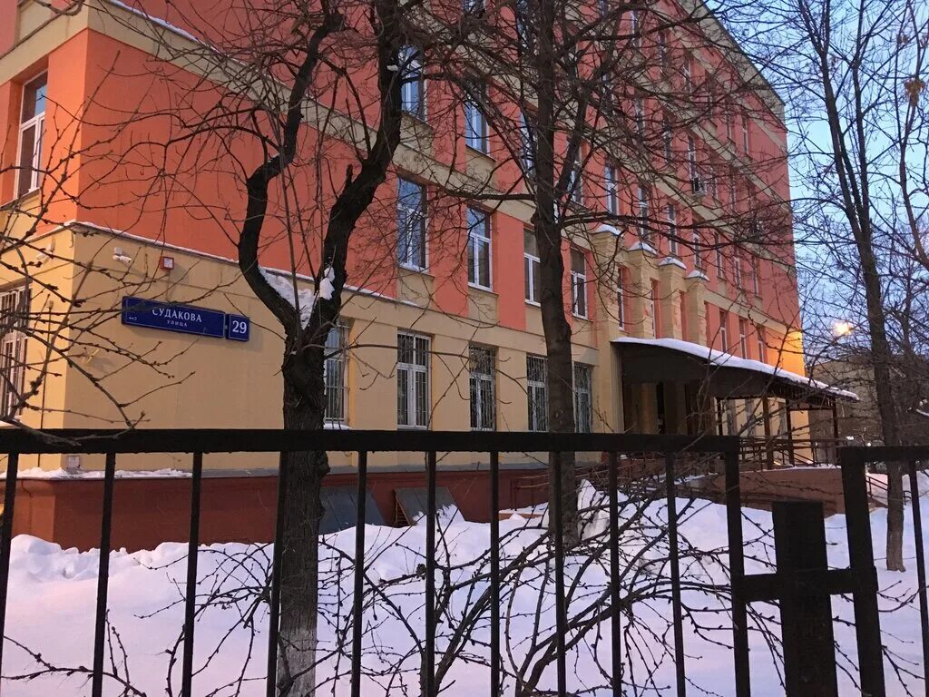 Маршала чуйкова зеленодольская. Маршала чуйкова зеленодольская. И чуйкова. Школа имени маршала чуйкова кузьминки. Москва школа маршала чуйкова.